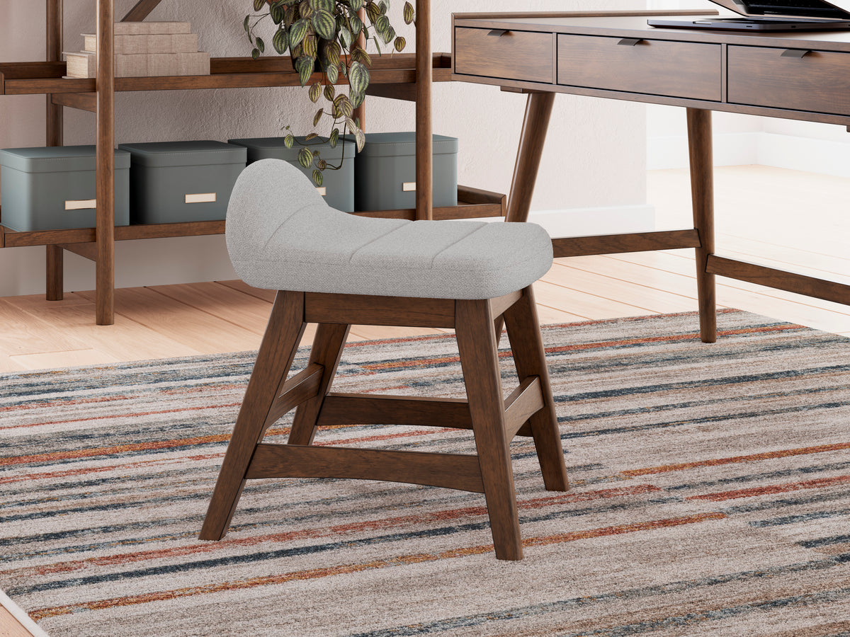 Lyncott Office Chair - MJM Furniture