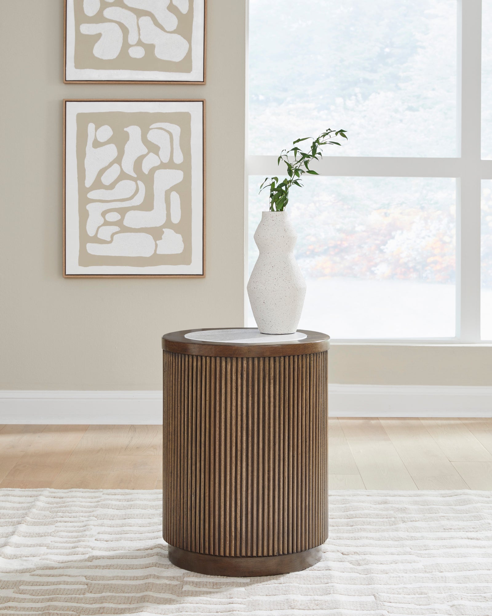 Hadonna Round End Table - MJM Furniture