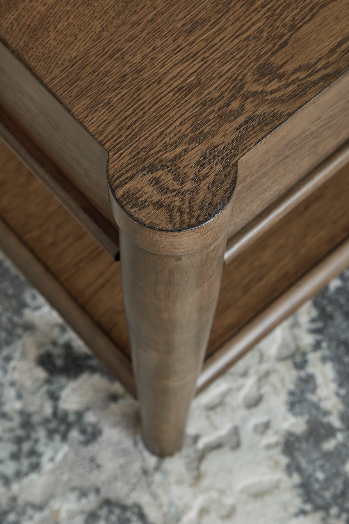Roanhowe End Table - MJM Furniture