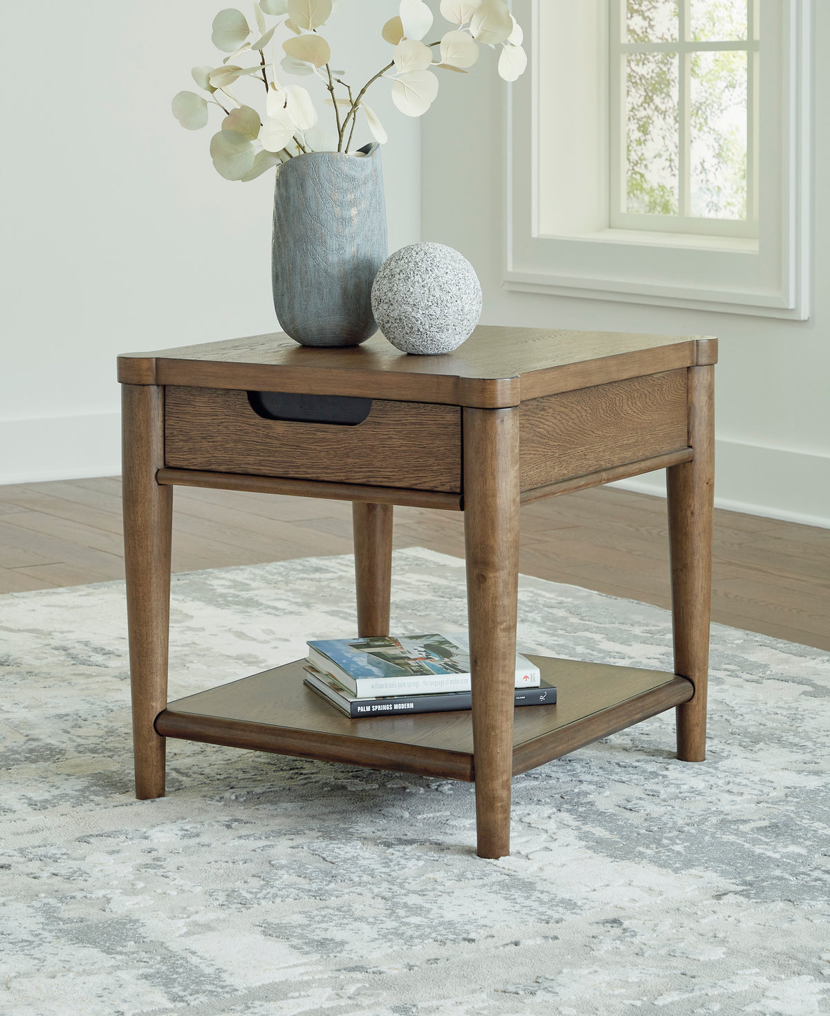 Roanhowe End Table - MJM Furniture